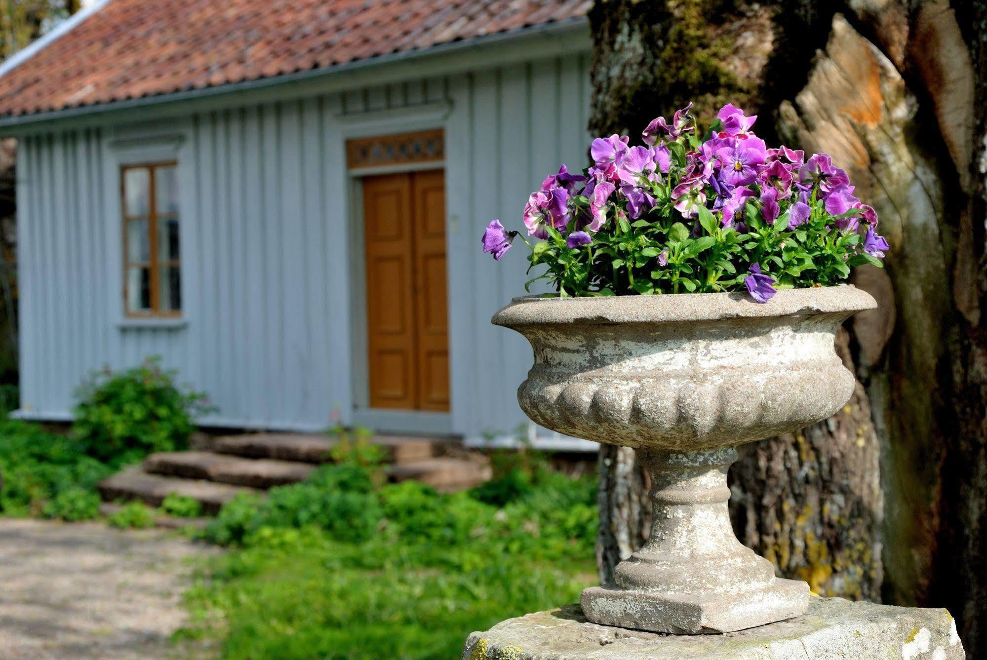 Sätuna Naestegarden Bed & Breakfast المظهر الخارجي الصورة